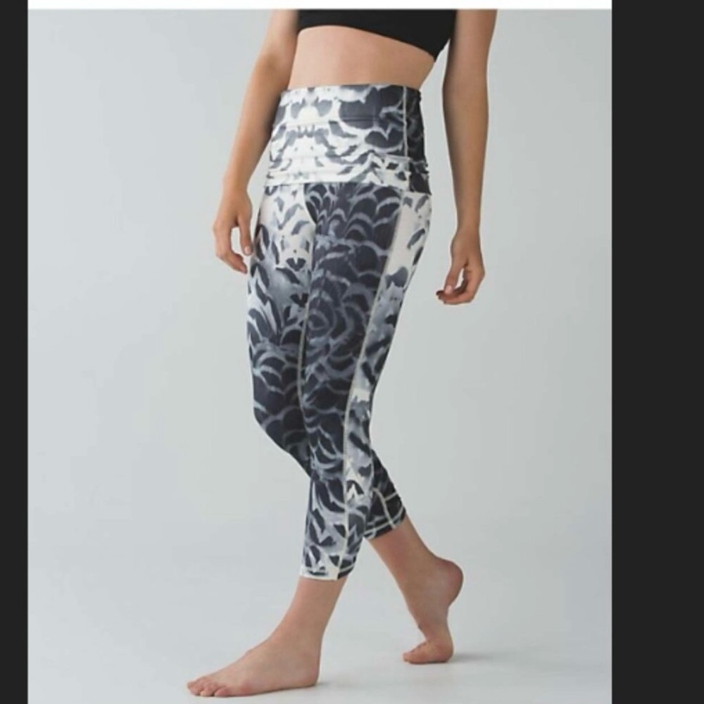 Lululemon Wunder Under Leggings SE
Dance Pretty Plume Angel Wing Pant Skirt